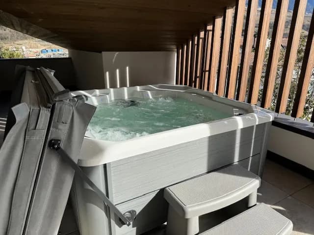 Ferienwohnung mit Wellnessbereich in Algund – Whirlpool & Infrarotkabine im Apartment 3