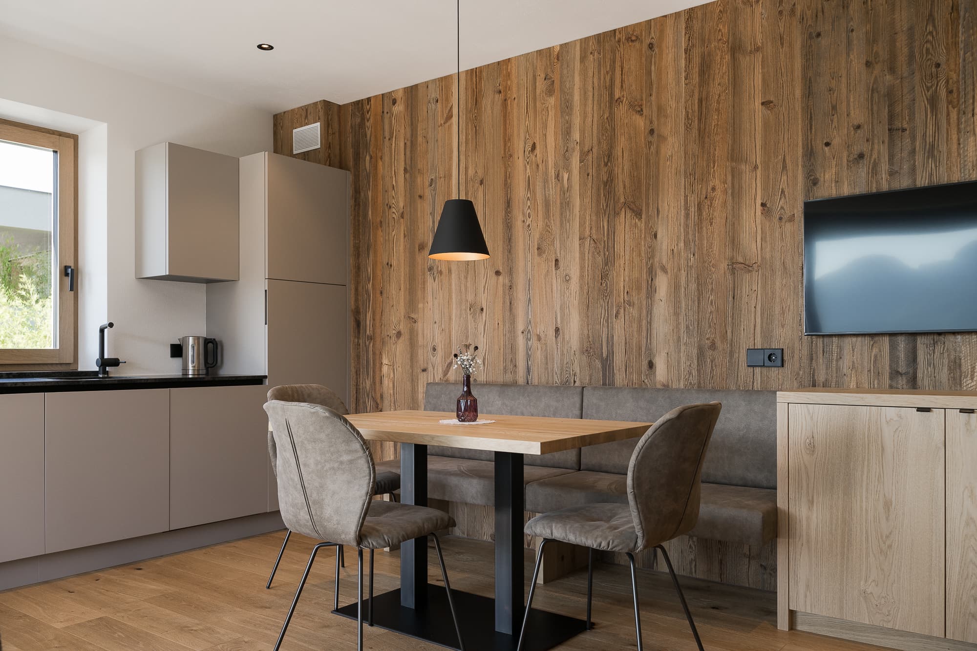 Nachhaltiges Apartment in Südtirol – Natürliche Materialien für gesundes Wohnen