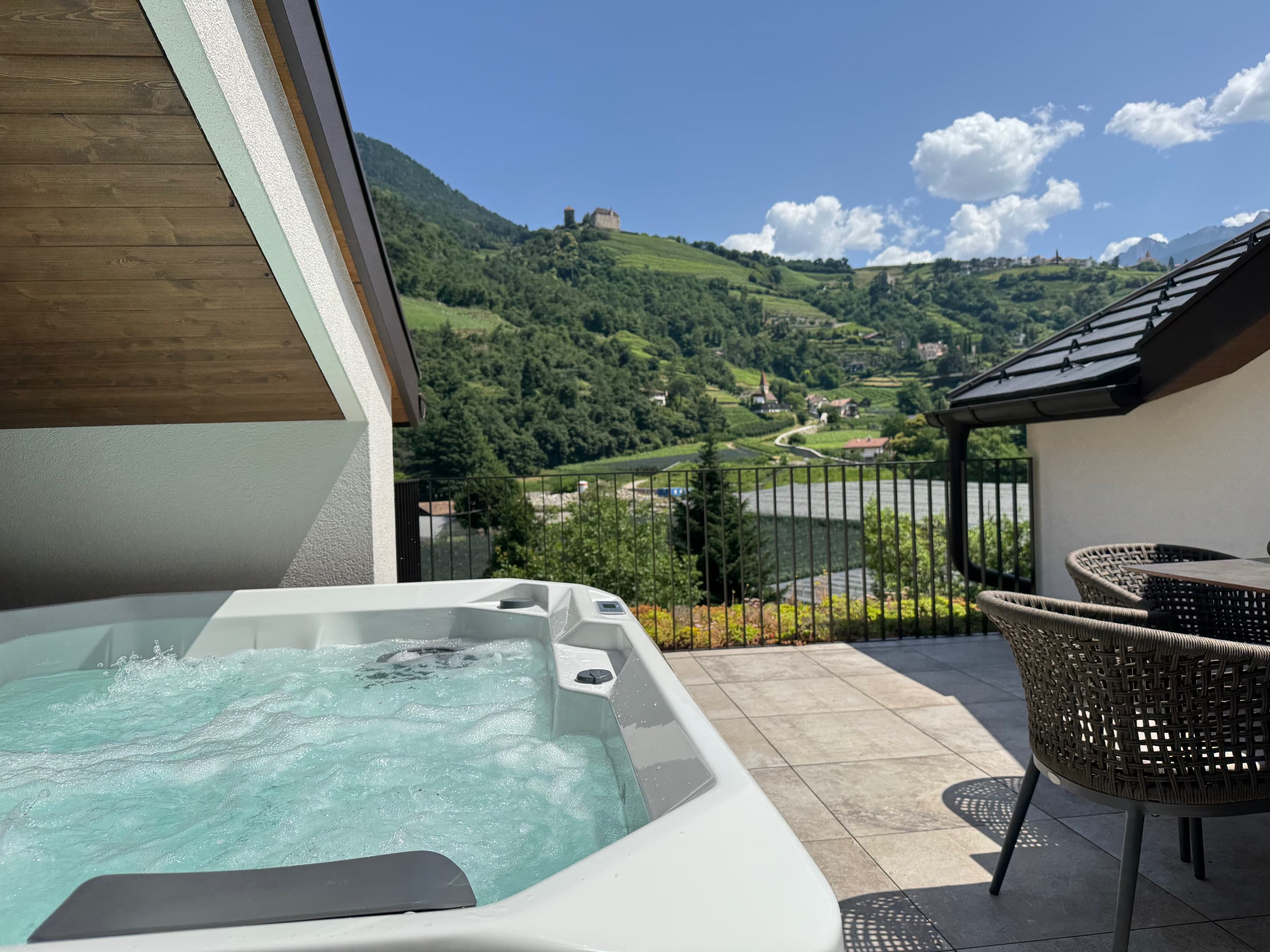 Apartment mit Panoramablick und Sauna – Wanderurlaub in Algund