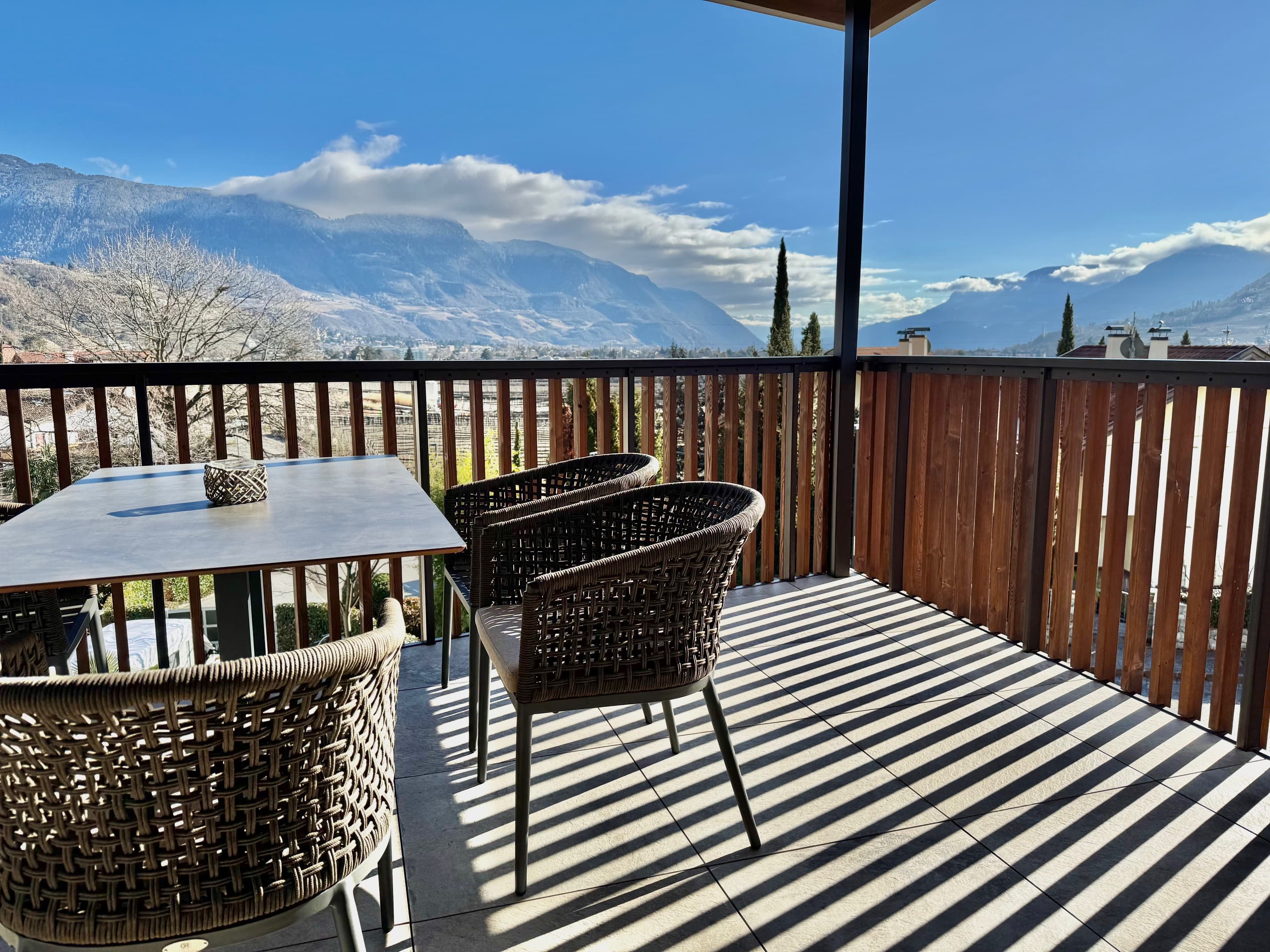 Ferienwohnung mit Garten und Pool in Algund - Ideal für einen Bergurlaub 