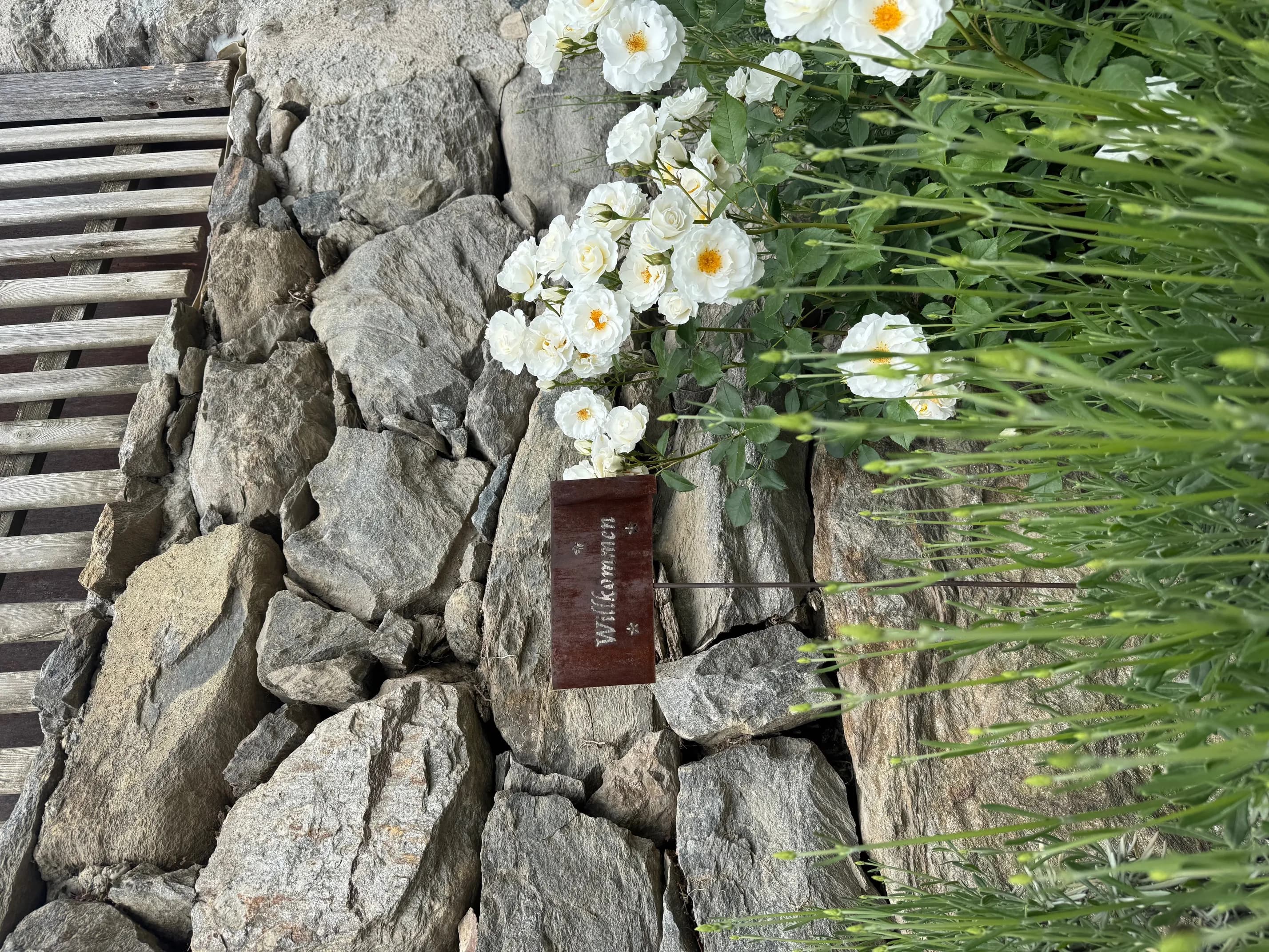 Ferienwohnung mit Garten und Pool in Algund - Ideal für einen Bergurlaub  3