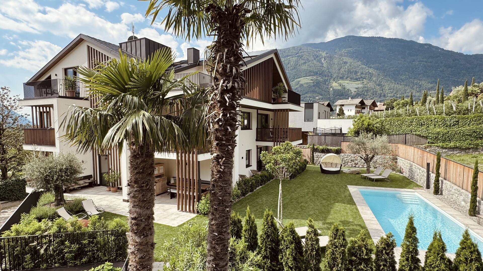 Ferienwohnung mit Blick zum Schloss von Dorf Tirol – täglich frische Brötchen