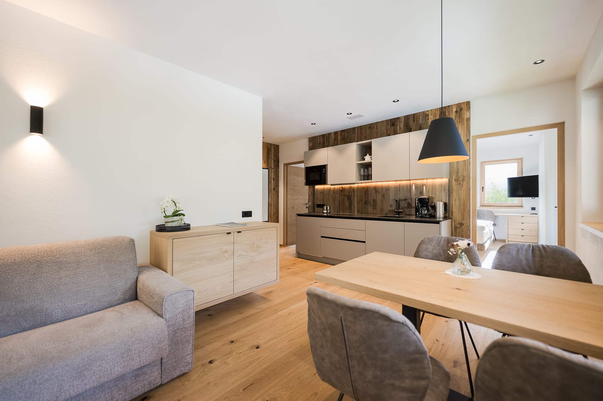 Ferienwohnung mit Blick zum Schloss von Dorf Tirol – täglich frische Brötchen